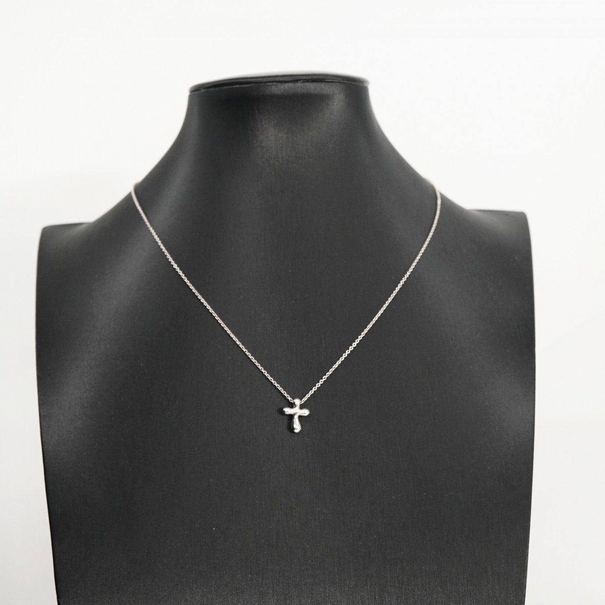 Tiffany & Co Necklace Small Cross 925 Sterling Silver — view 6