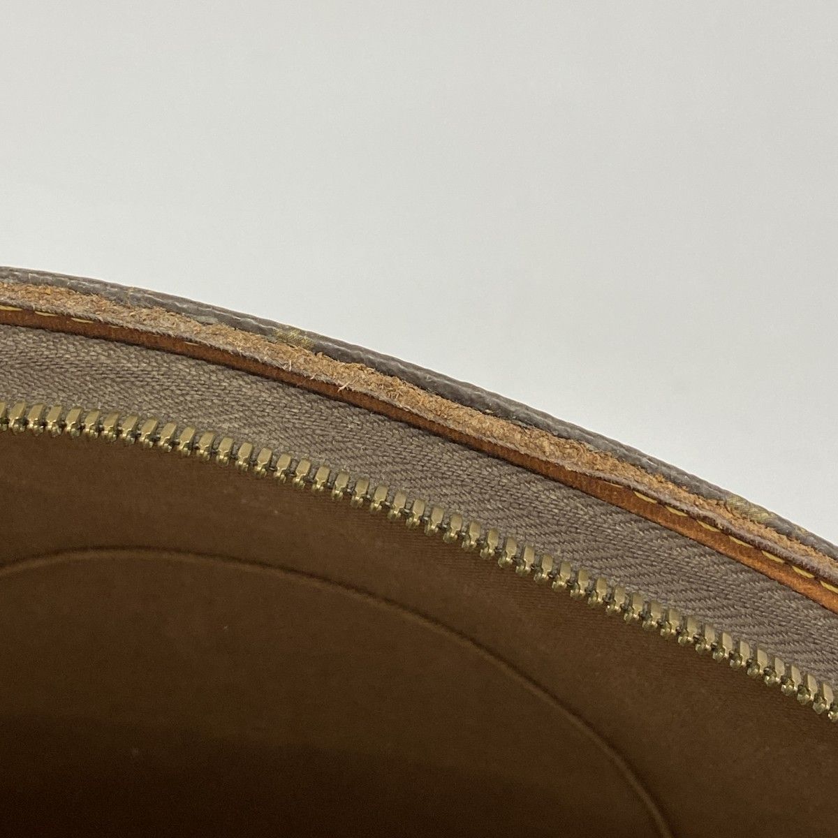 Louis Vuitton Handbag Monogram Ellipse MM Brown — view 7