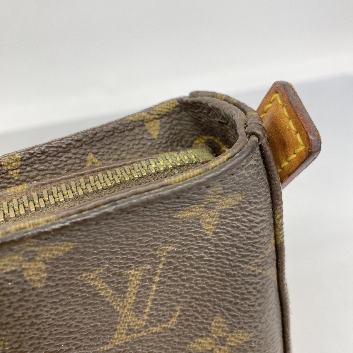Louis Vuitton Shoulder Bag Monogram Looping MM Brown — view 8