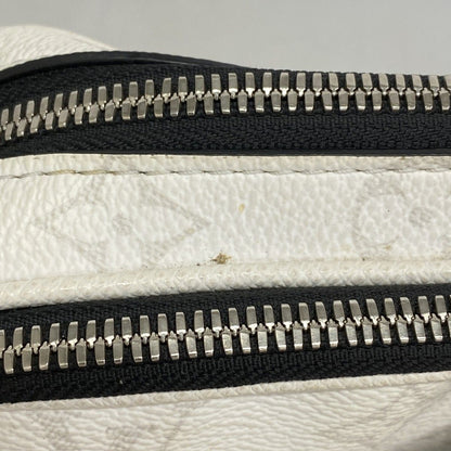 Louis Vuitton Shoulder Bag Taigarama Alpha Messenger Optic White — view 9