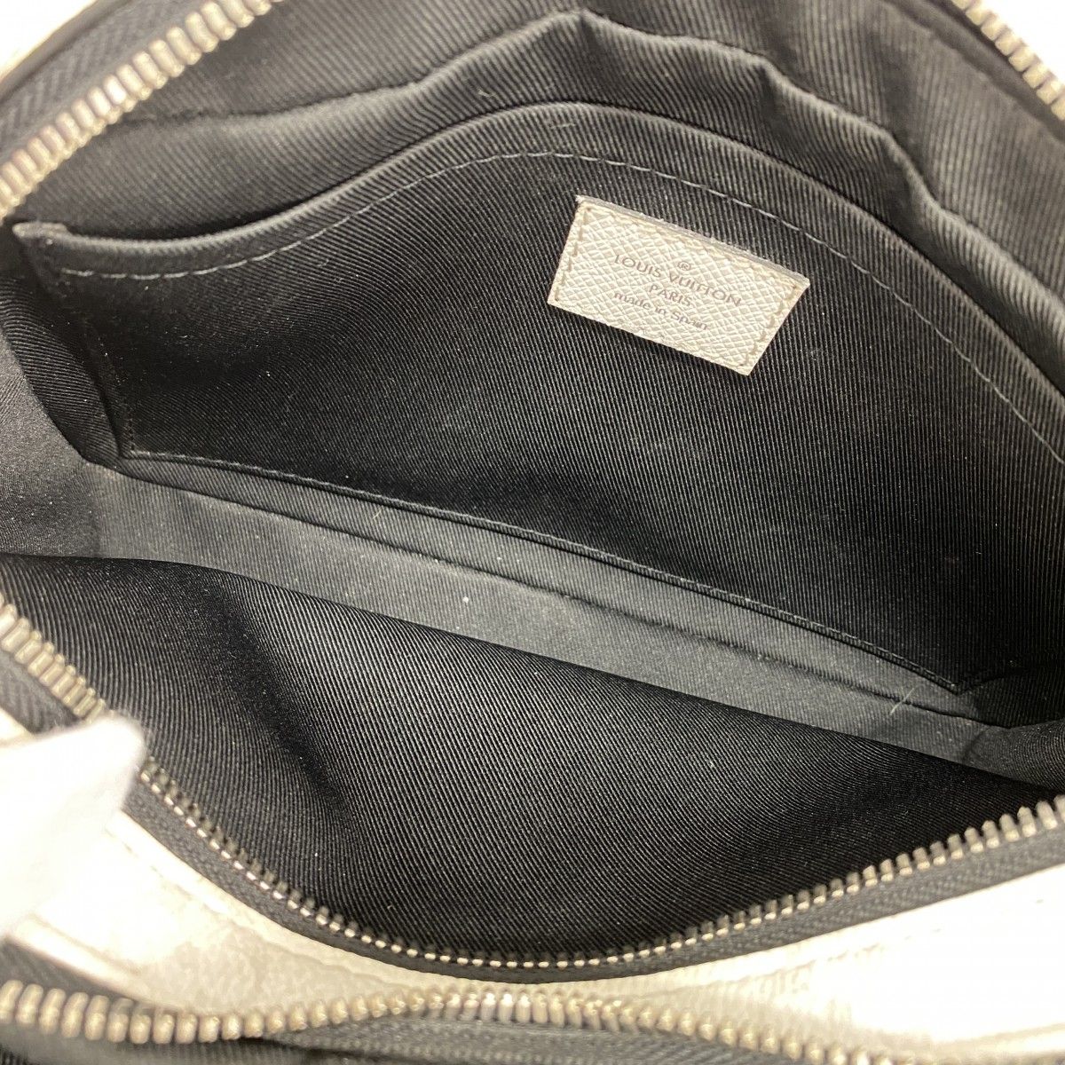 Louis Vuitton Shoulder Bag Taigarama Alpha Messenger Optic White — view 4