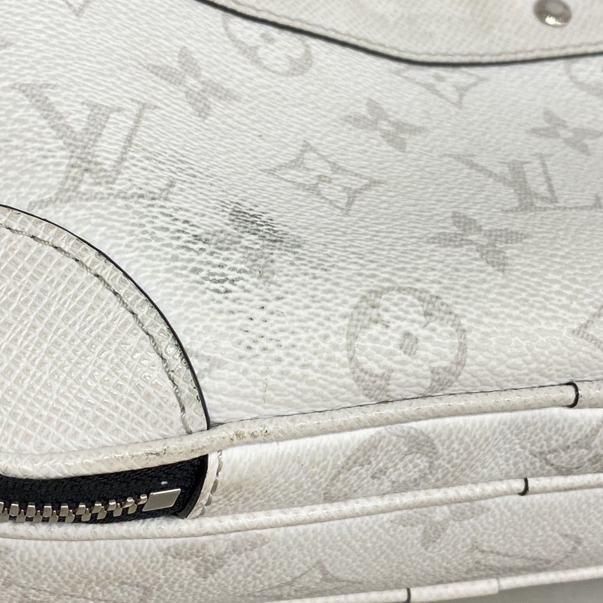 Louis Vuitton Shoulder Bag Taigarama Alpha Messenger Optic White — view 6
