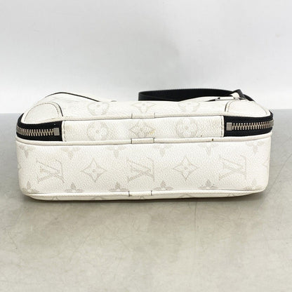 Louis Vuitton Shoulder Bag Taigarama Alpha Messenger Optic White — view 3