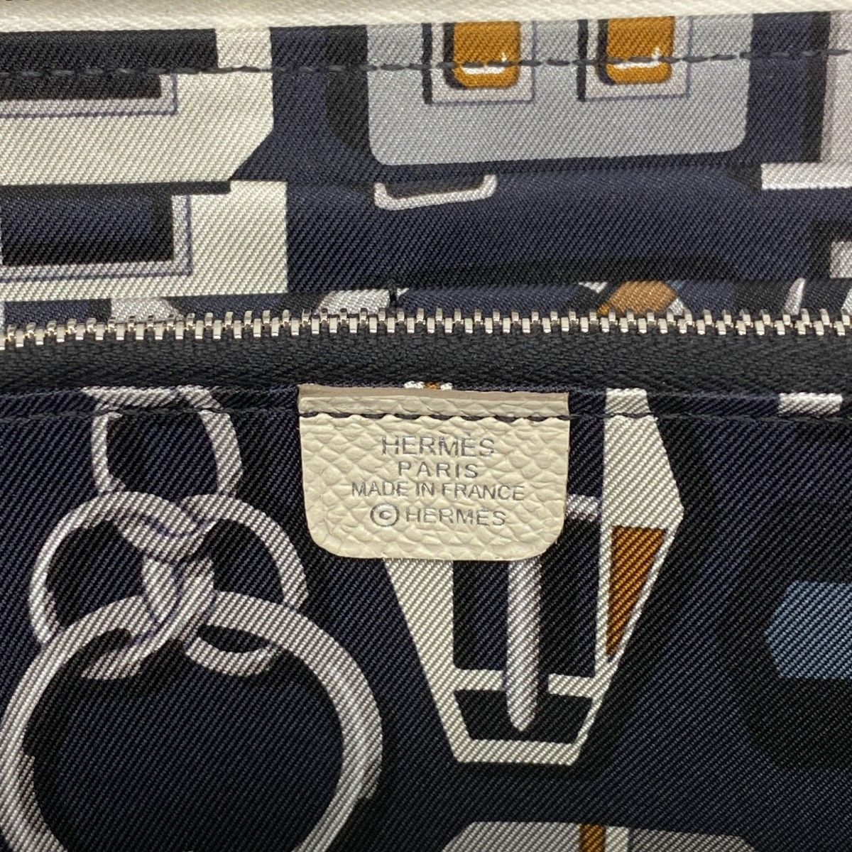 Hermes Wallet Azap Long Silk in Veau Cles Silver — view 4