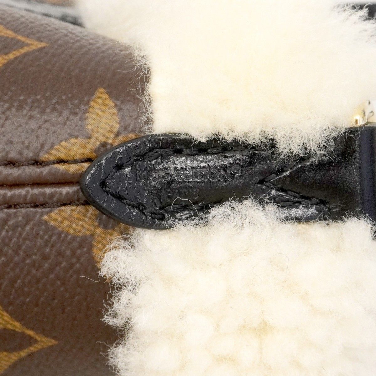 Louis Vuitton Handbag Monogram Shearling Neverfull Inside Out BB Brown White — view 5