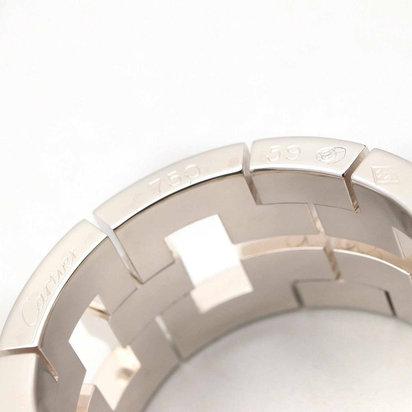 Cartier Ring Dragon Padlock 18k White Gold — view 4