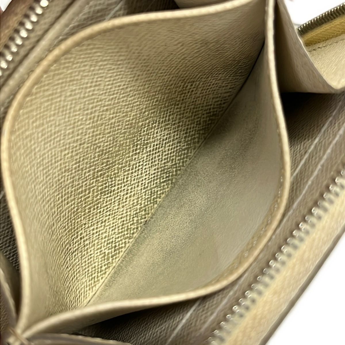Louis Vuitton Coin Case Epi Zippy Purse Yvoir Leather — view 7