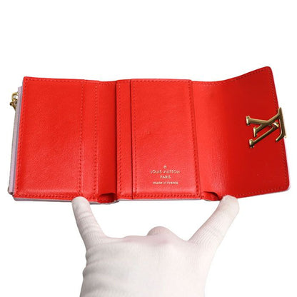 Louis Vuitton Portefeuille Capucines XS Trifold Wallet Pink — view 3
