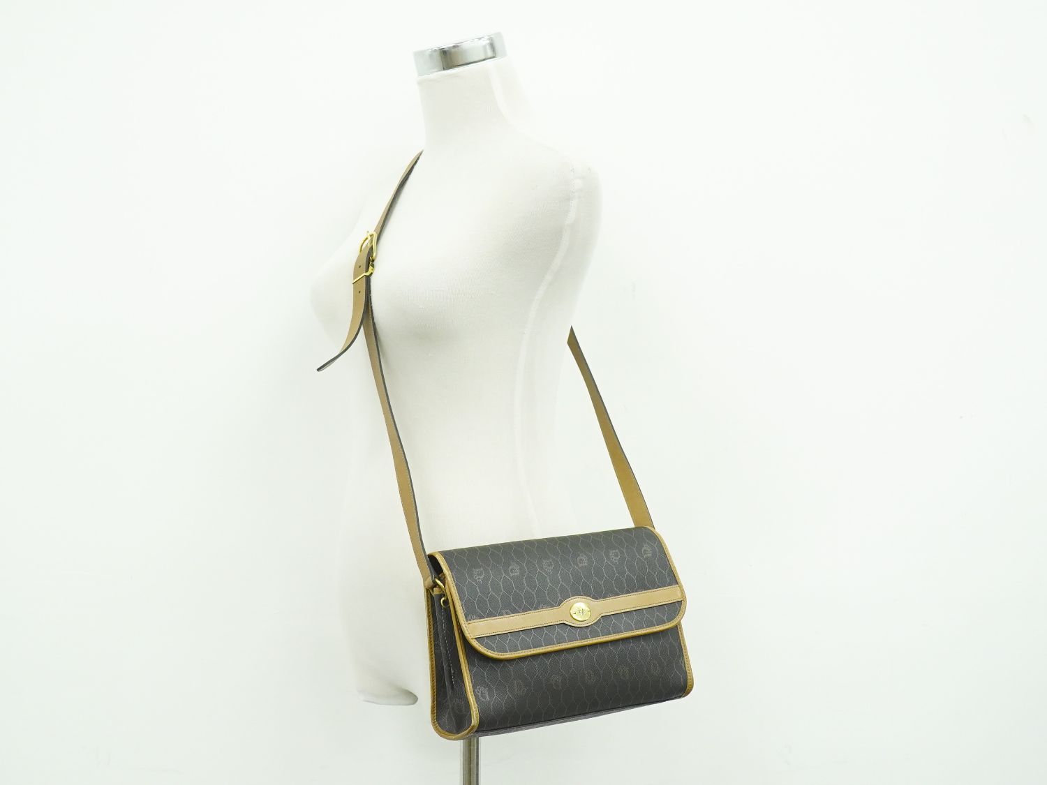 Dior Honeycomb Pattern Shoulder Bag Pochette Black Brown — view 6