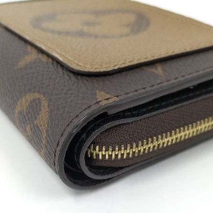 Louis Vuitton Portefeuille Bifold Wallet Monogram Giant — view 4