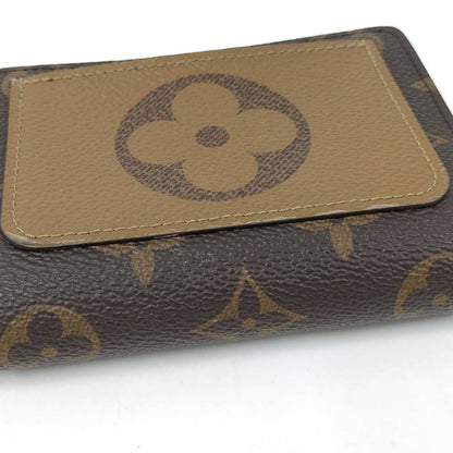 Louis Vuitton Portefeuille Bifold Wallet Monogram Giant — view 6