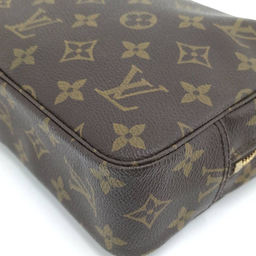 Louis Vuitton Trousse Toilet 23 Clutch Monogram — view 3