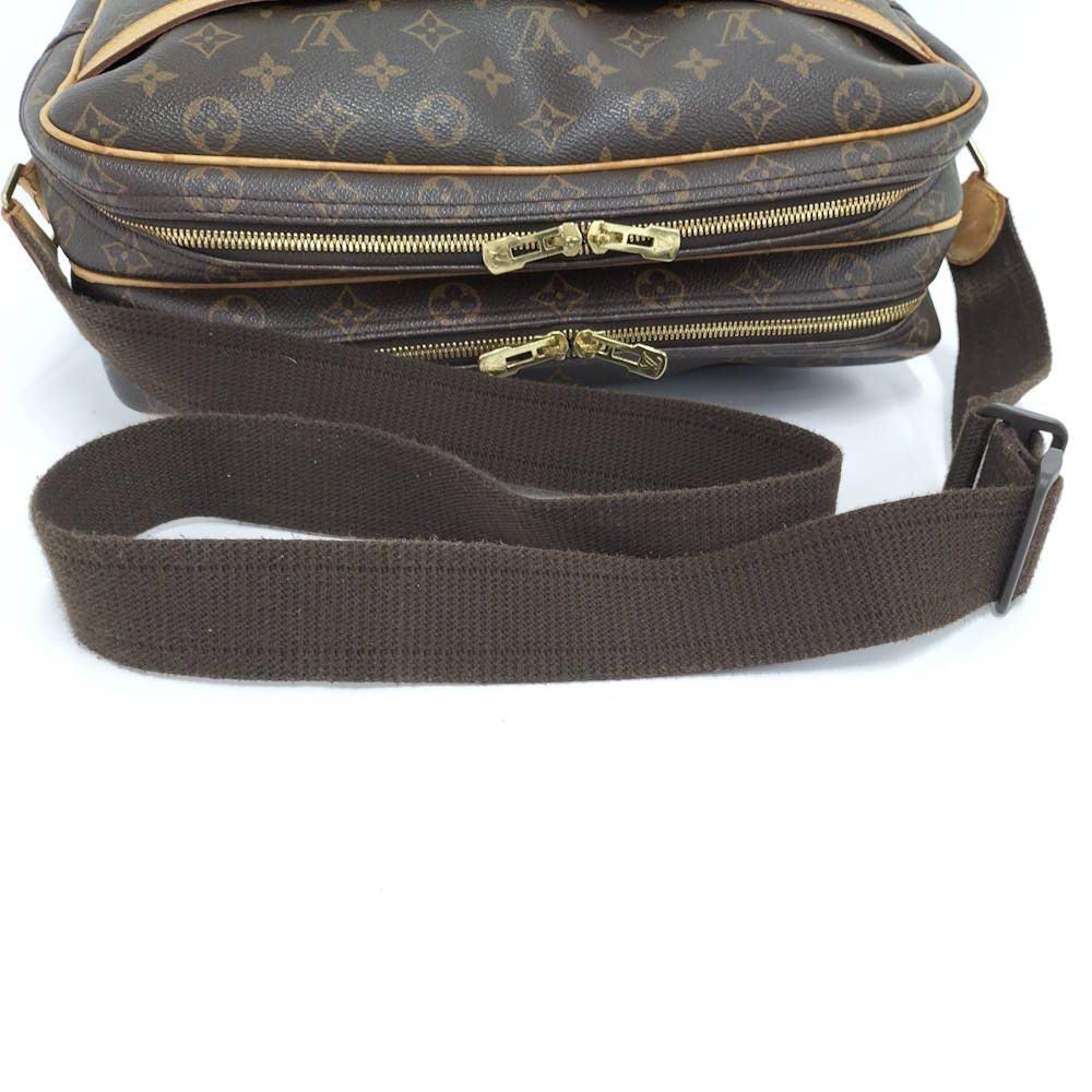 Louis Vuitton Reporter GM Shoulder Bag Monogram — view 4