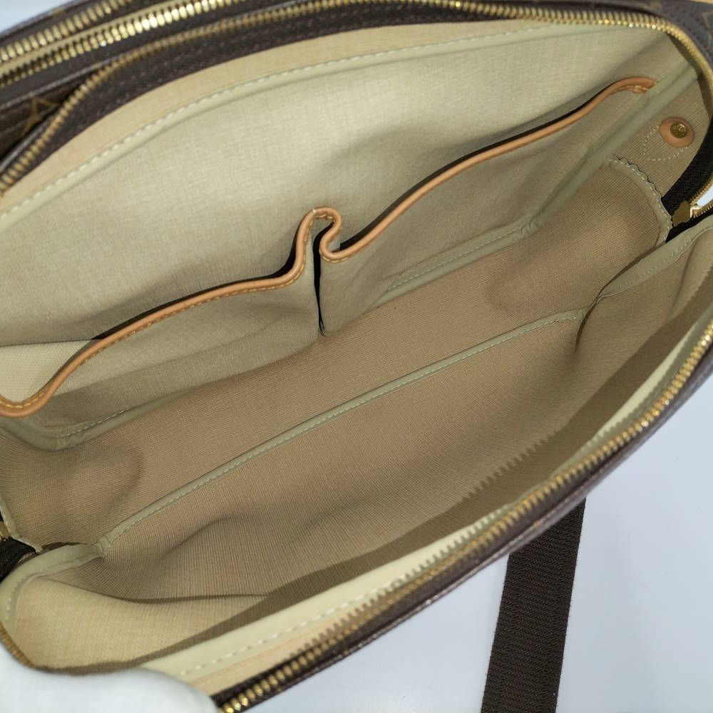 Louis Vuitton Reporter GM Shoulder Bag Monogram — view 9