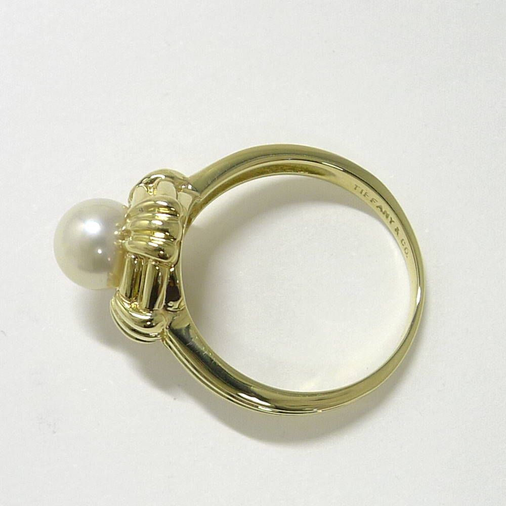 Tiffany & Co Ring Signature 18k Yellow Gold Pearl — view 2