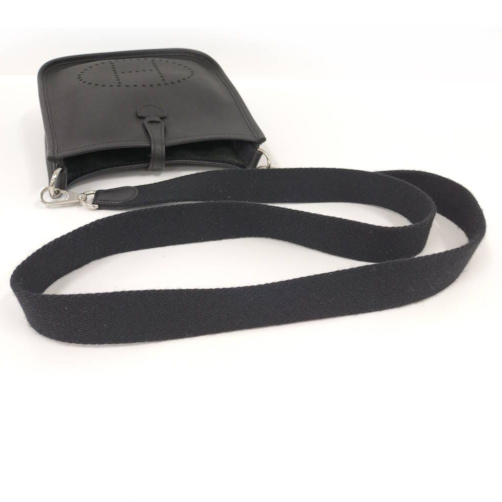 Hermes Evelyne TPM Amazon 16 Shoulder Bag Taurillon Clemence Black — view 4