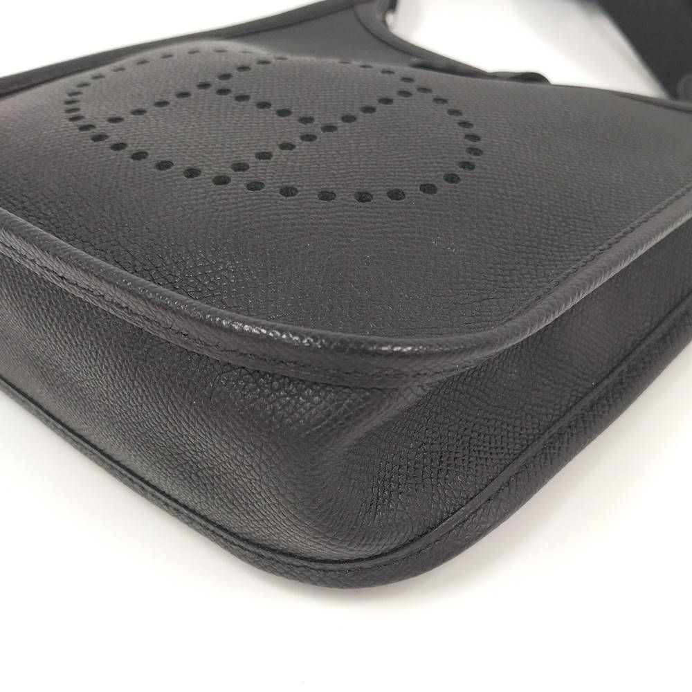 Hermes Evelyne TPM Amazon 16 Shoulder Bag Taurillon Clemence Black — view 3