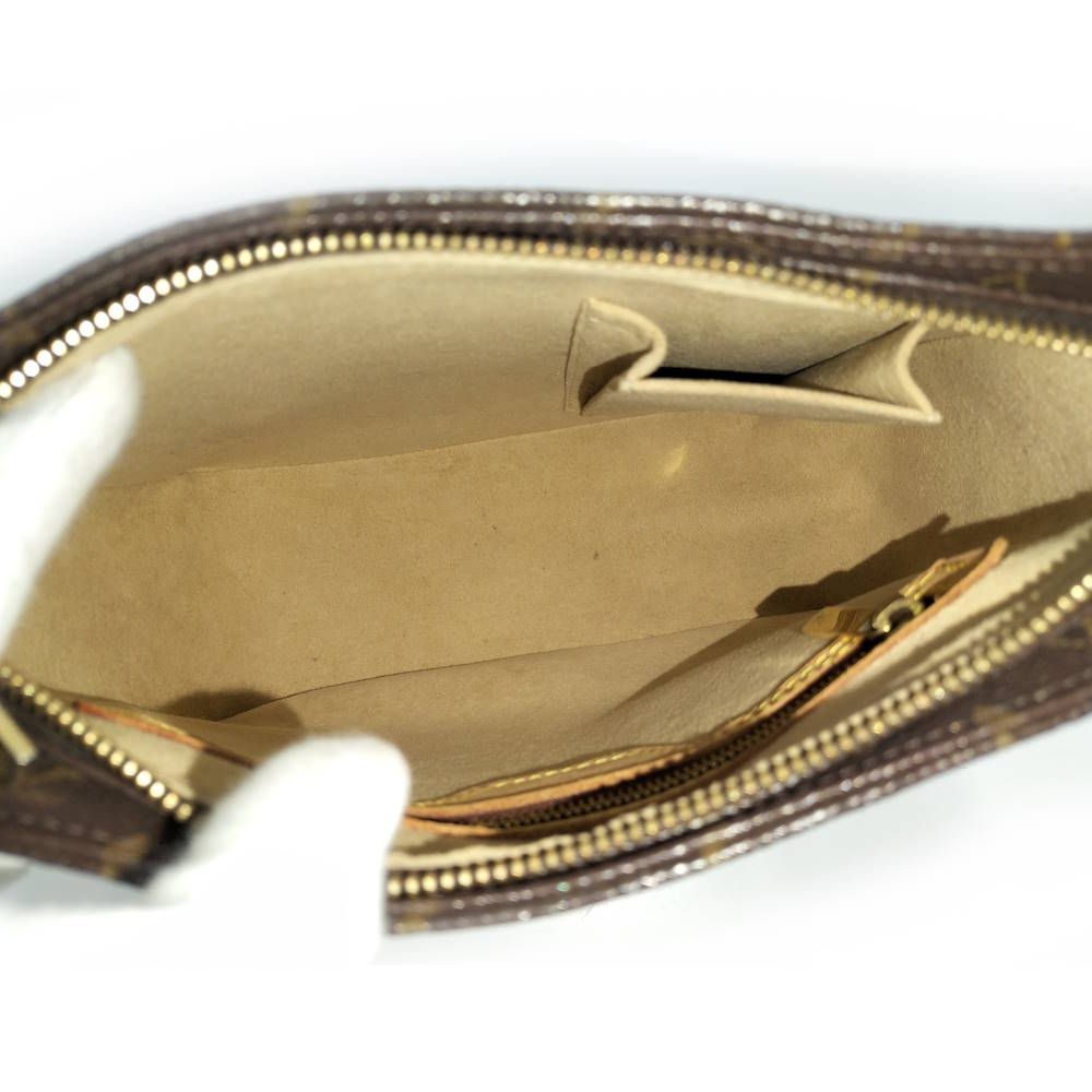 Louis Vuitton Looping MM Shoulder Bag Monogram — view 8