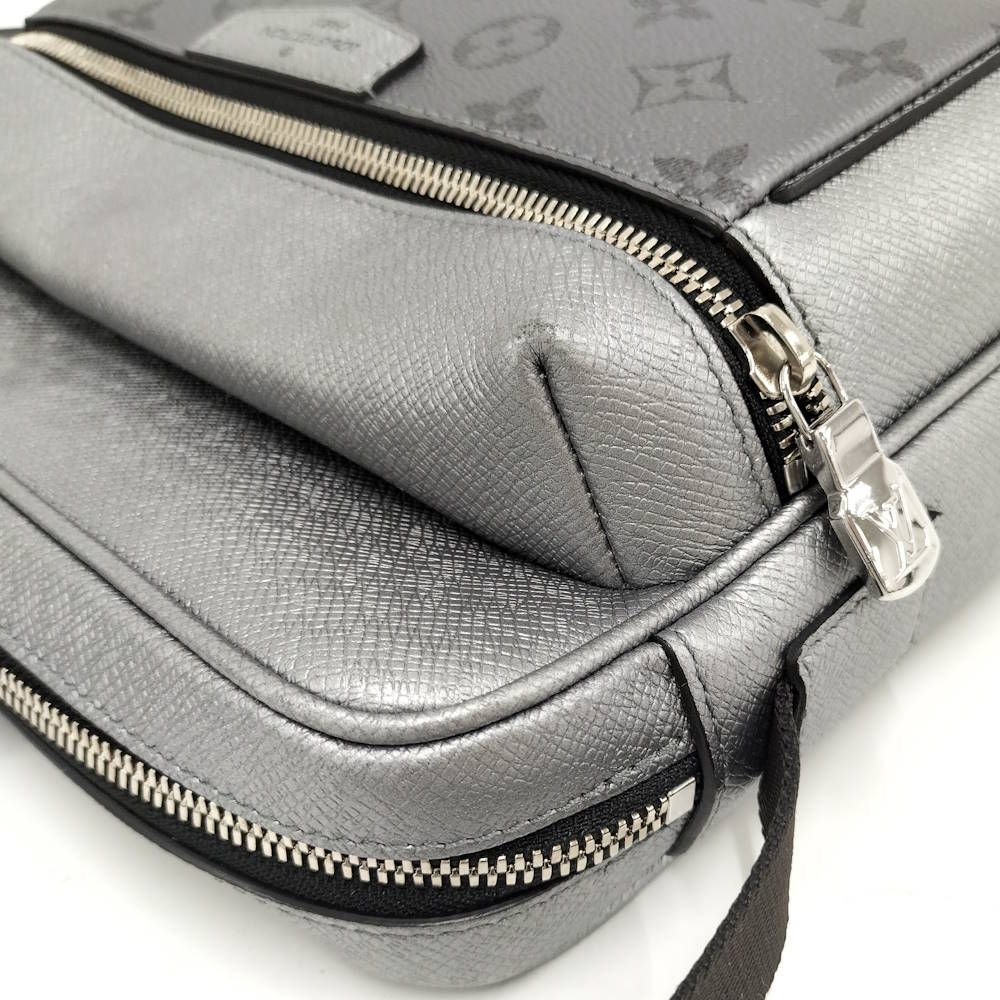 Louis Vuitton Outdoor Messenger Bag Taigarama Silver — view 5
