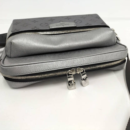 Louis Vuitton Outdoor Messenger Bag Taigarama Silver — view 8