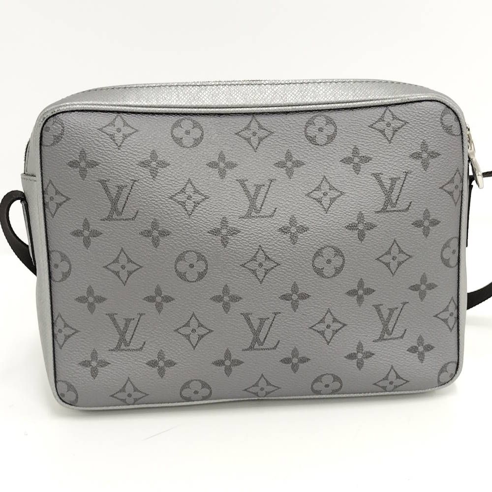 Louis Vuitton Outdoor Messenger Bag Taigarama Silver — view 2