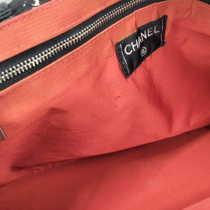 Chanel Vintage Travel Line Tote MM Nylon Black — view 8