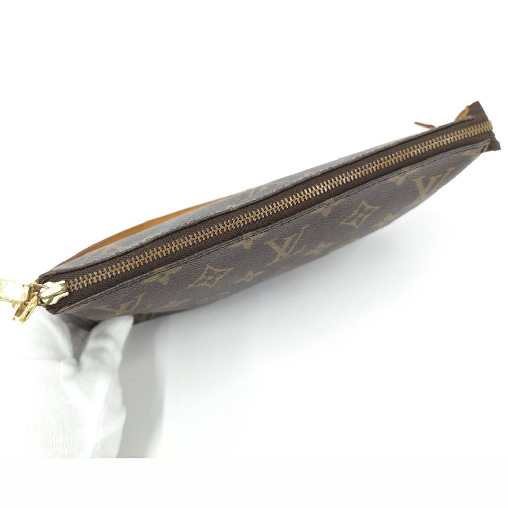 Louis Vuitton Pochette Monogram Pouch — view 9
