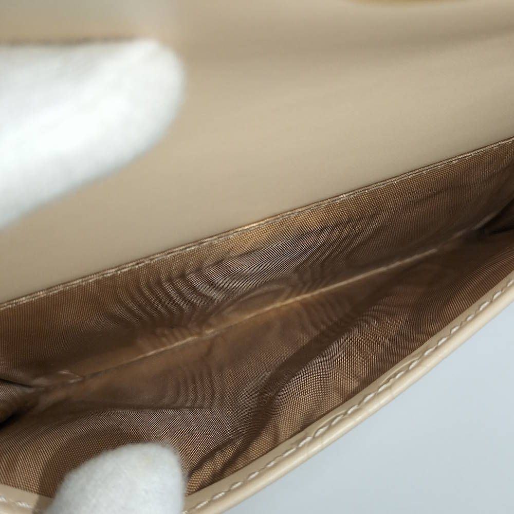 Gucci Chain Shoulder Bag Leather Beige — view 8