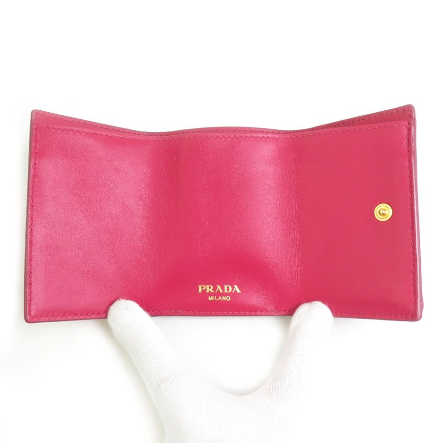 Prada Trifold Wallet Gold — view 3