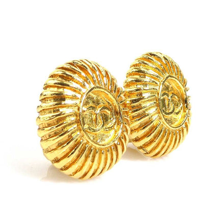 Chanel Earrings CC Logo — view 2