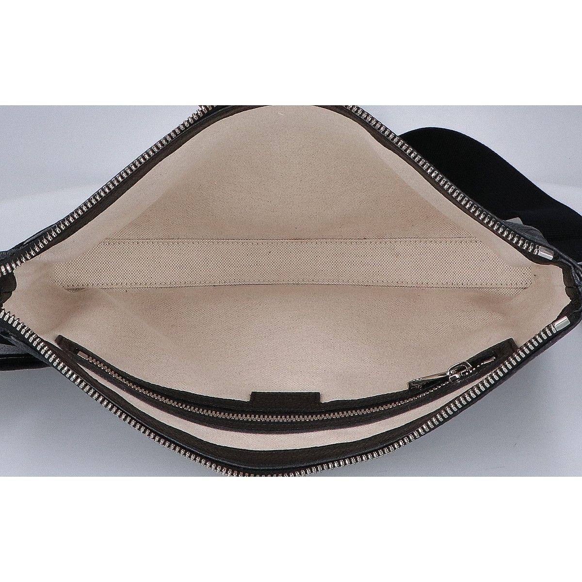 Gucci Jumbo GG Embossed Leather Shoulder Bag — view 6