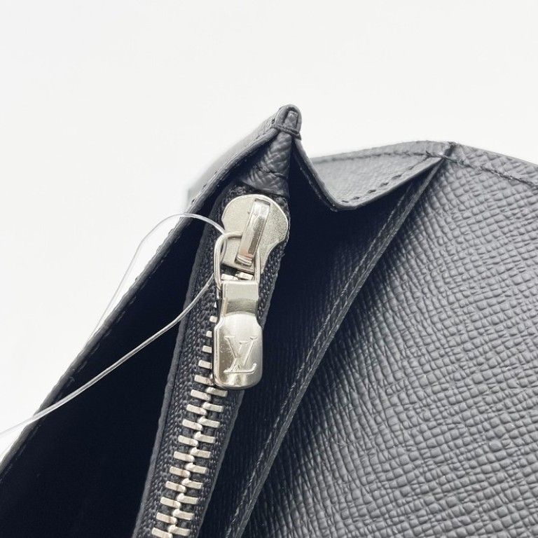 Louis Vuitton Wallet Portefeuille Brazza Noir Epi Bifold — view 8