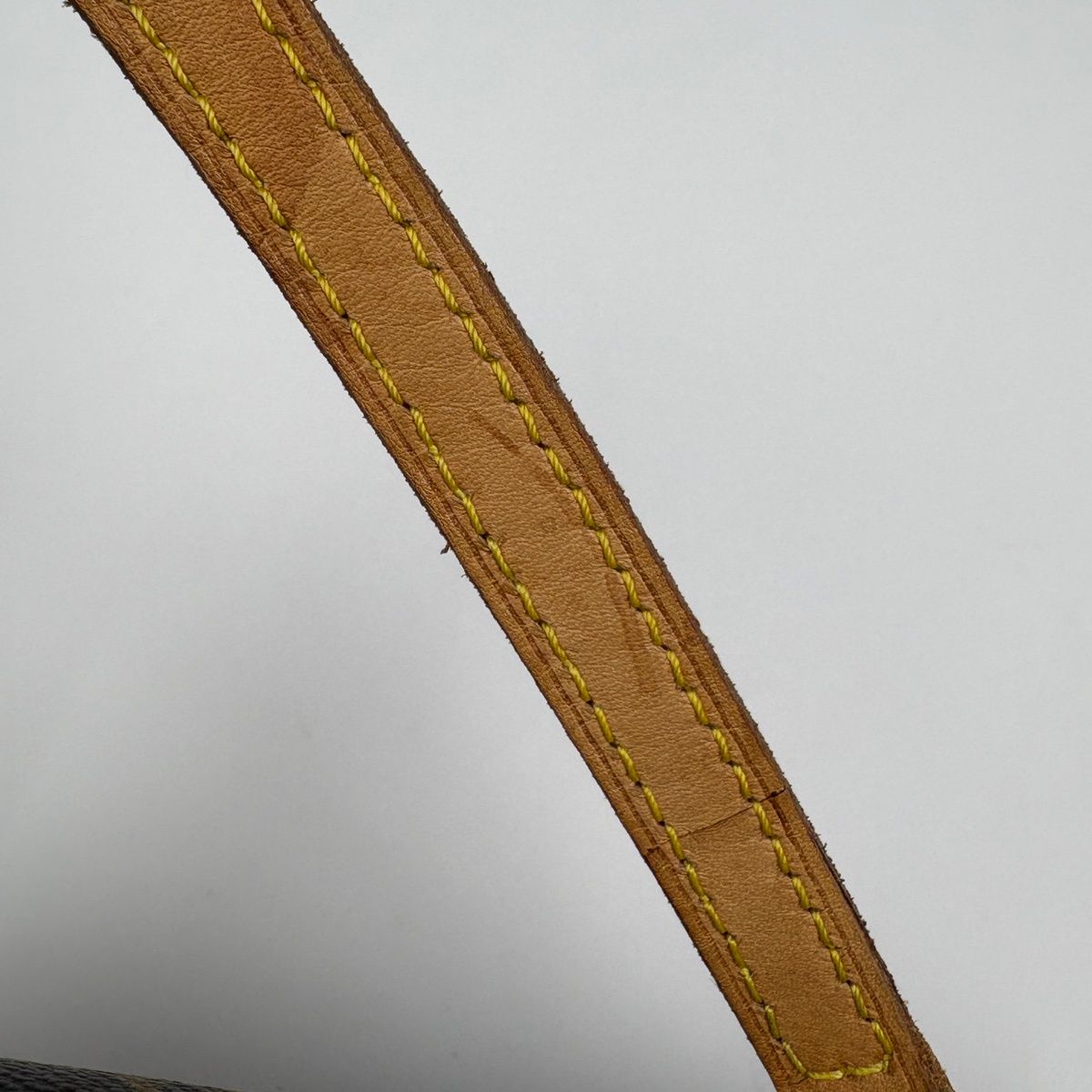 Louis Vuitton Papillon 26 Barrel Bag Tube — view 5