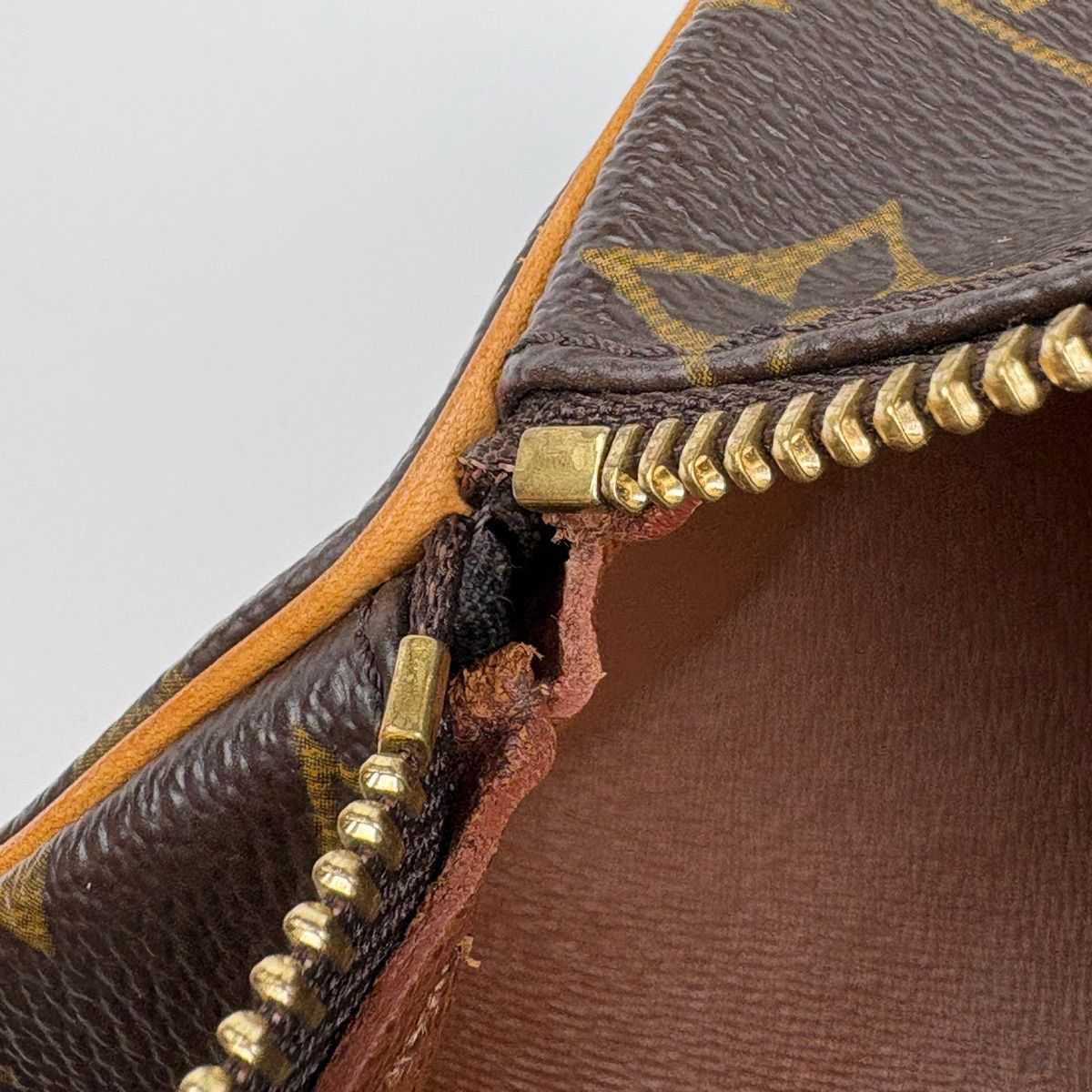 Louis Vuitton Papillon 26 Barrel Bag Tube — view 8