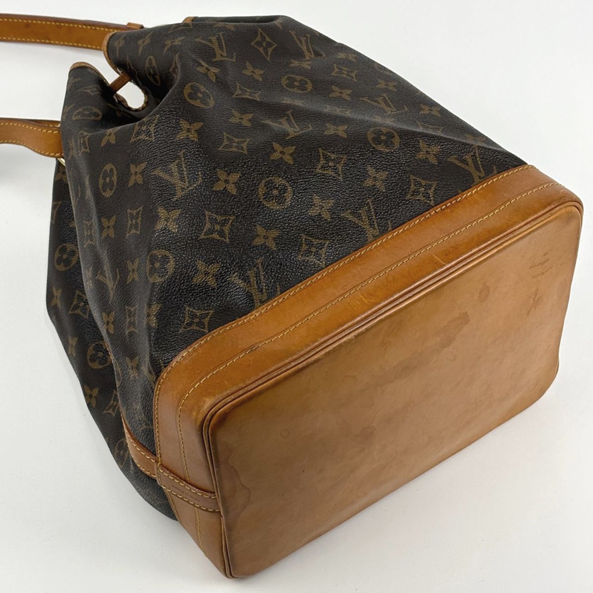 Louis Vuitton Noe Shoulder Drawstring Bag Monogram Brown — view 2
