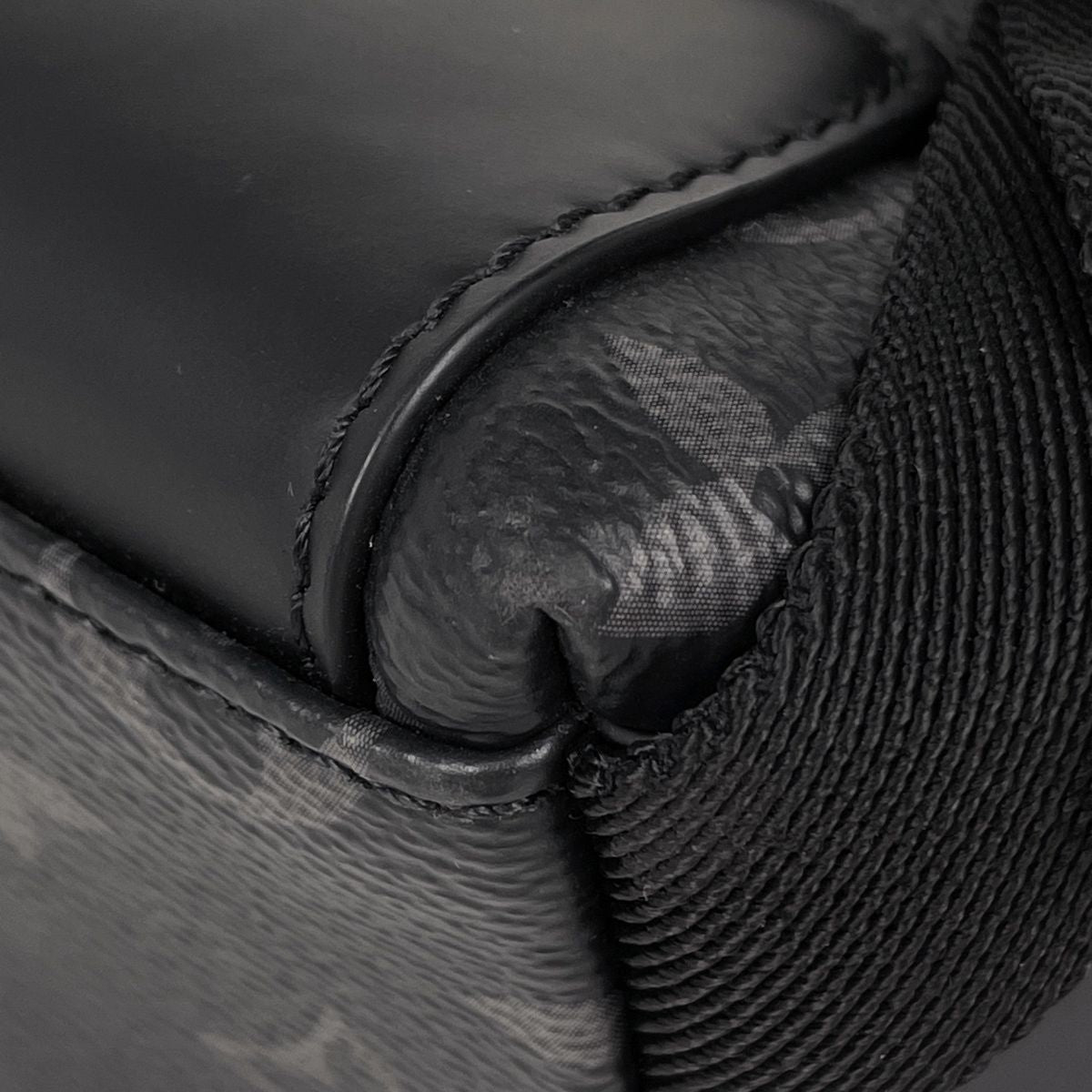 Louis Vuitton Messenger Voyage PM Shoulder Bag Monogram Eclipse Noir — view 3