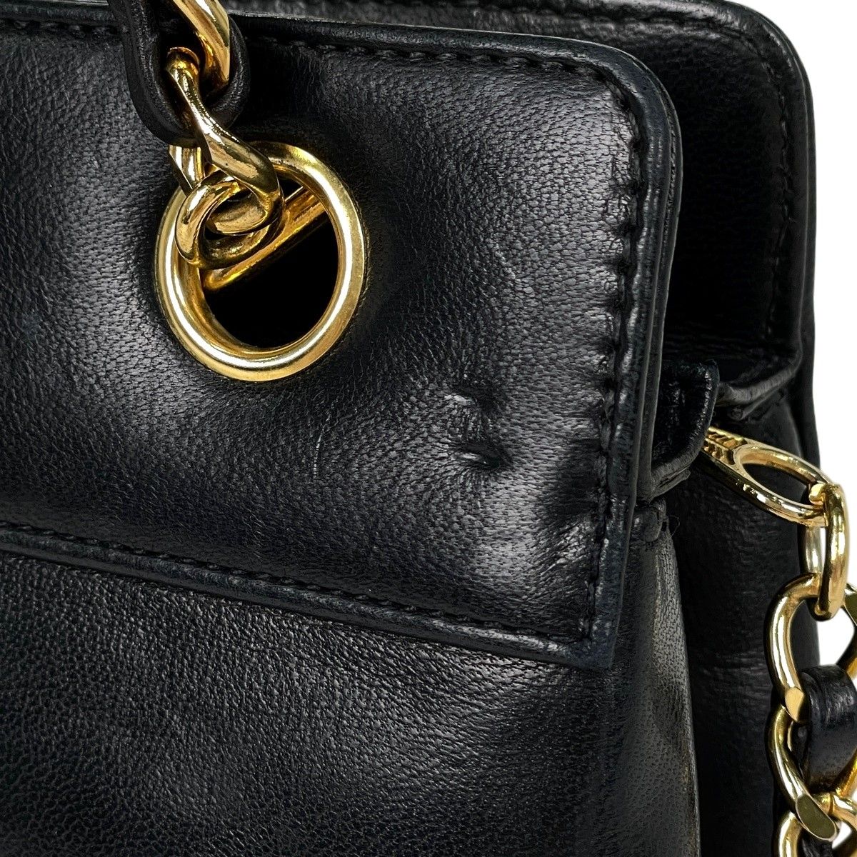 Chanel CC Logo Chain Tote Leather Black — view 5