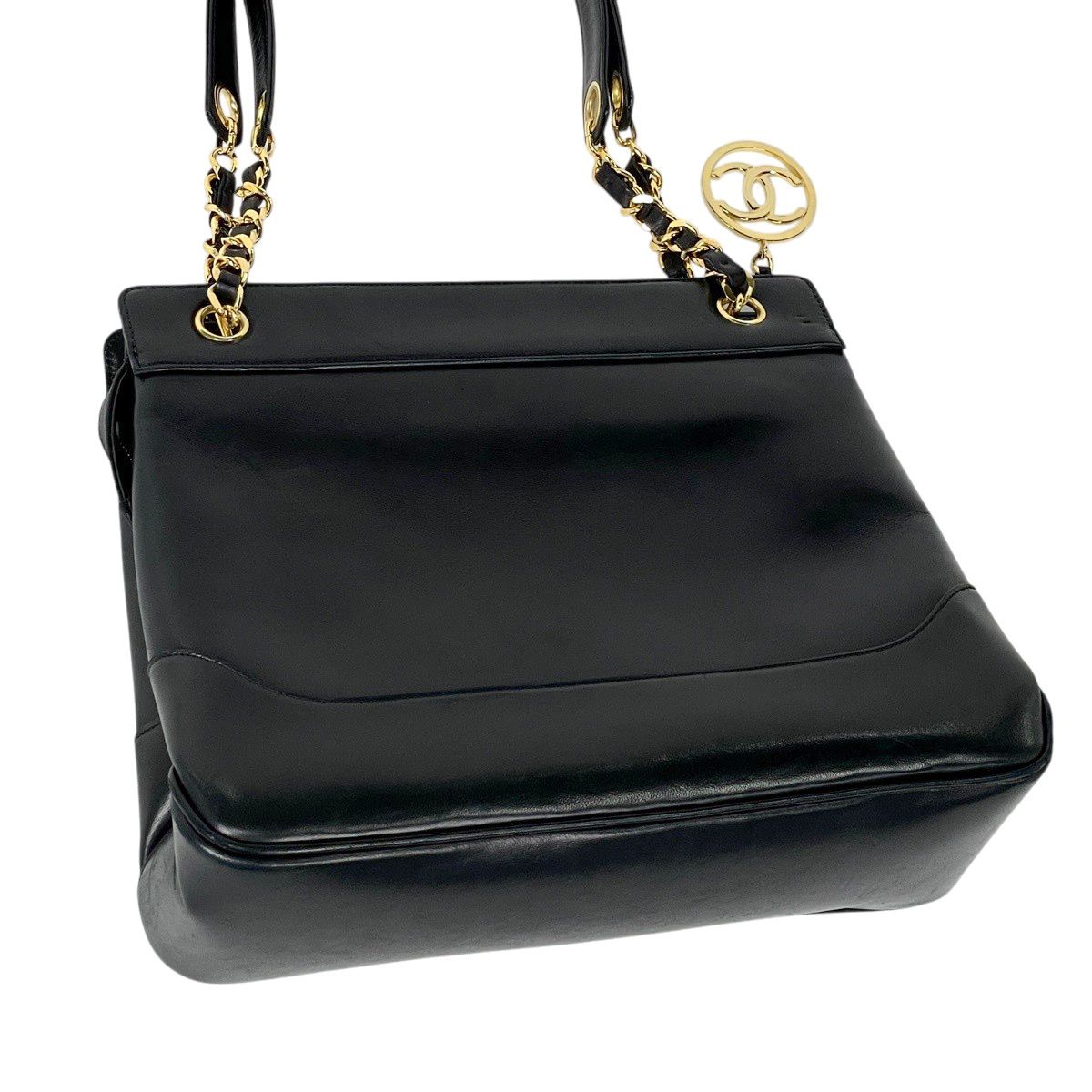 Chanel CC Logo Chain Tote Leather Black — view 2