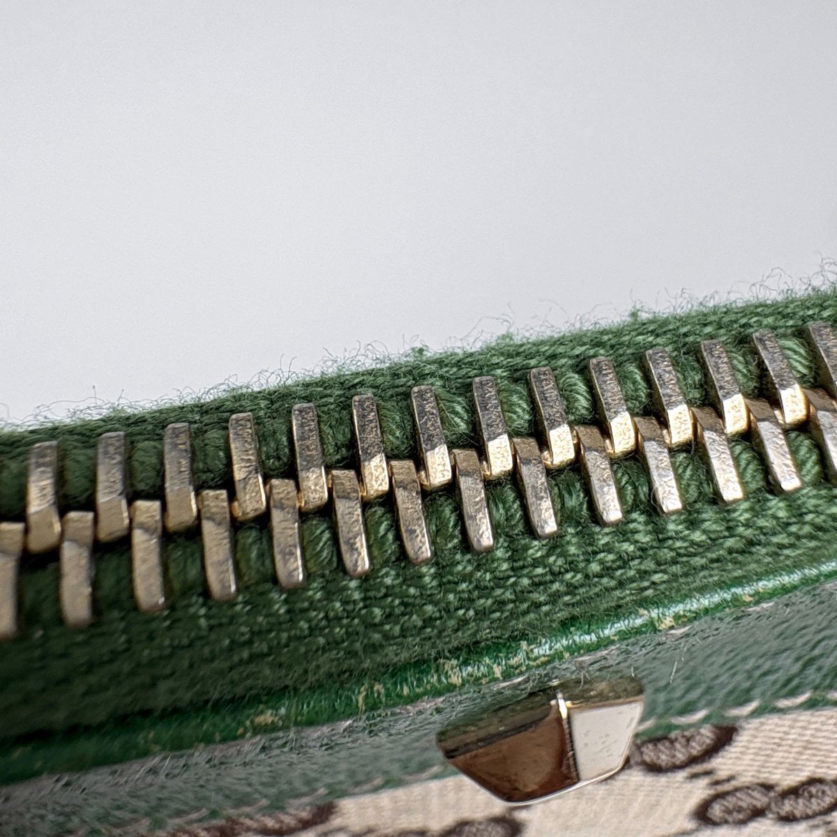 Gucci GG Pattern Shoulder Bag Studs Canvas Beige Green — view 5