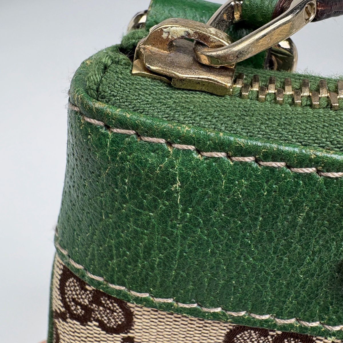 Gucci GG Pattern Shoulder Bag Studs Canvas Beige Green — view 4