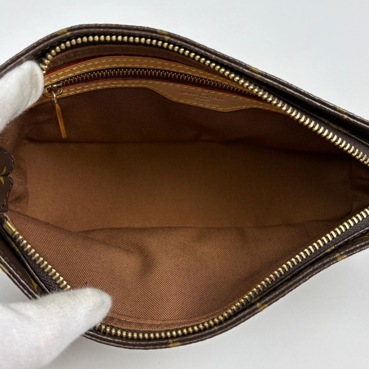Louis Vuitton Trotteur Pochette Shoulder Bag Monogram Brown — view 7