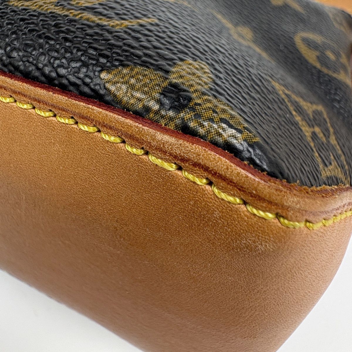 Louis Vuitton Trotteur Pochette Shoulder Bag Monogram Brown — view 4