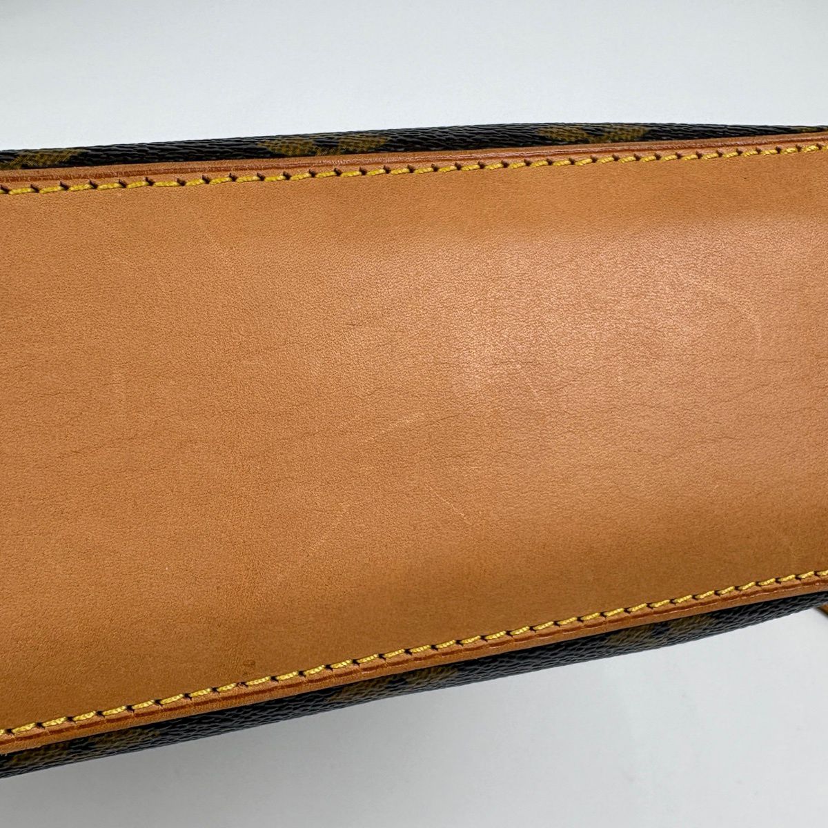 Louis Vuitton Trotteur Pochette Shoulder Bag Monogram Brown — view 3