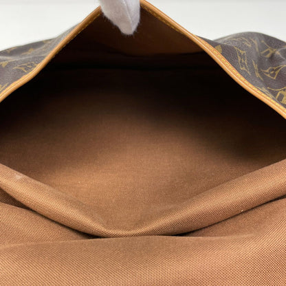 Louis Vuitton Saumur 30 Crossbody Shoulder Bag Monogram Brown — view 9