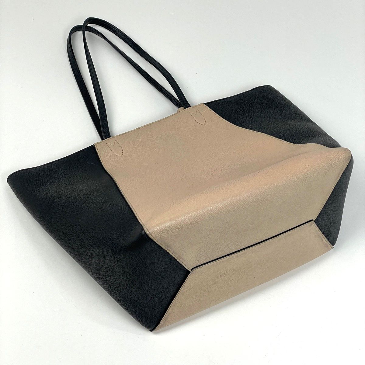 Louis Vuitton Lockme Cabas Bicolor Tote Leather Vanille Noir — view 2