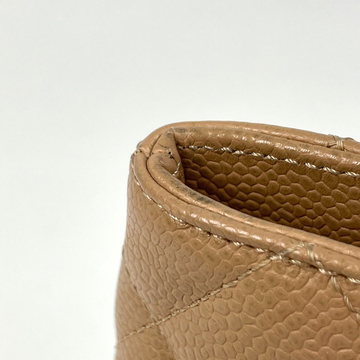Chanel Medallion Tote Handbag CC Logo Caviar Leather Beige — view 5