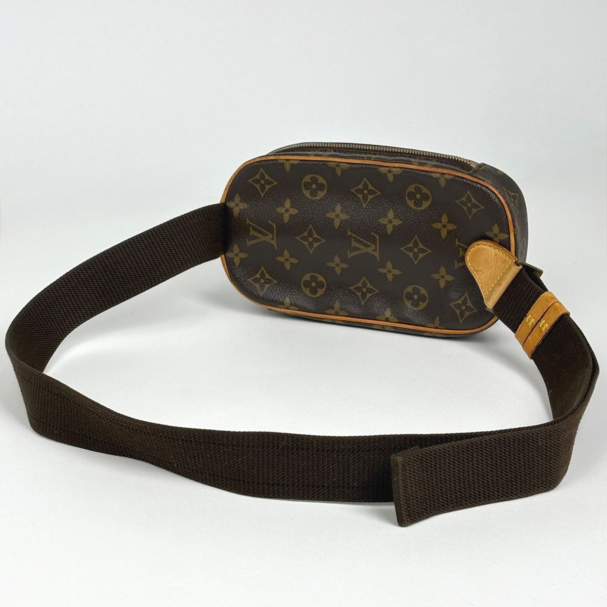 Louis Vuitton Pochette Gange Shoulder Bag Monogram Brown — view 2