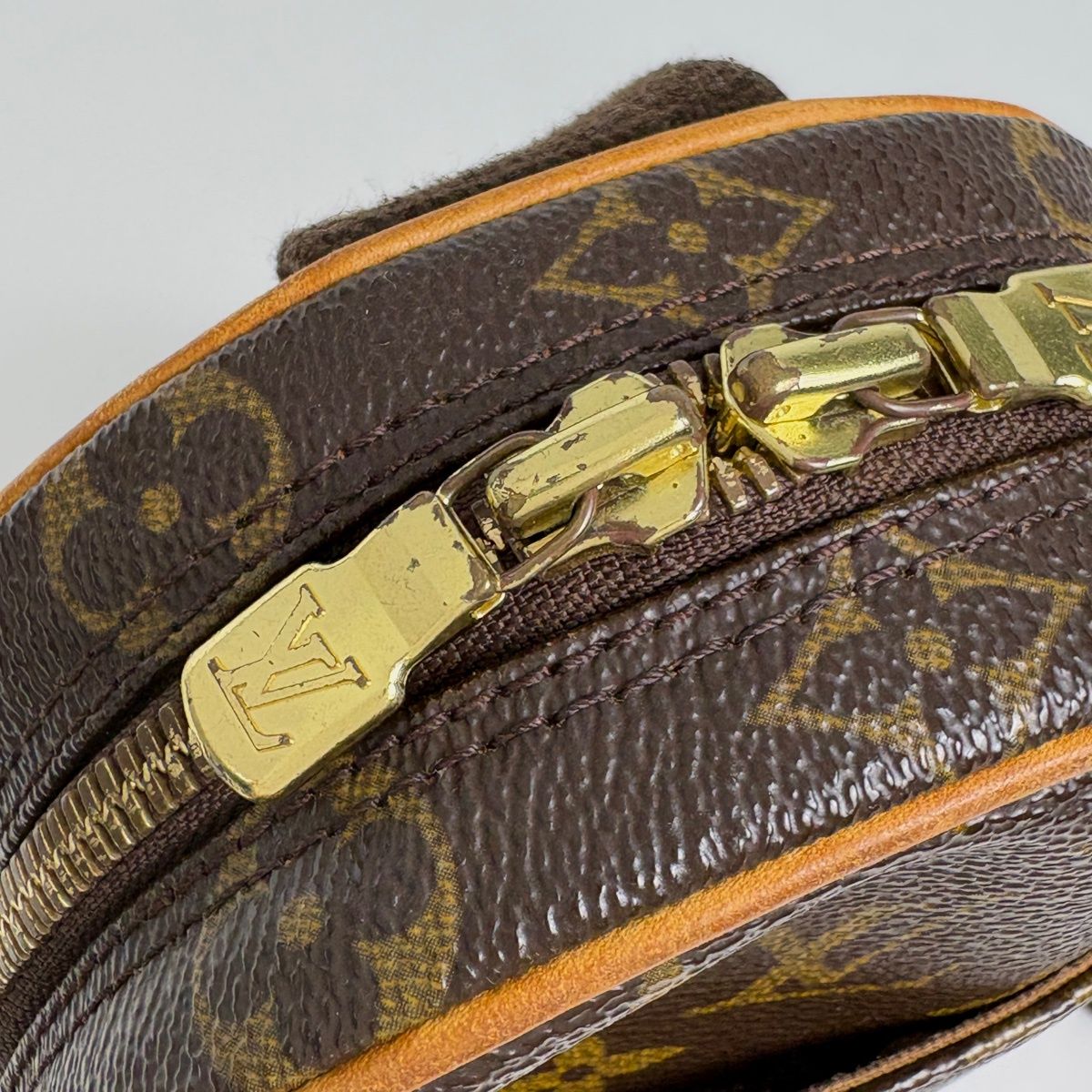 Louis Vuitton Pochette Gange Shoulder Bag Monogram Brown — view 4