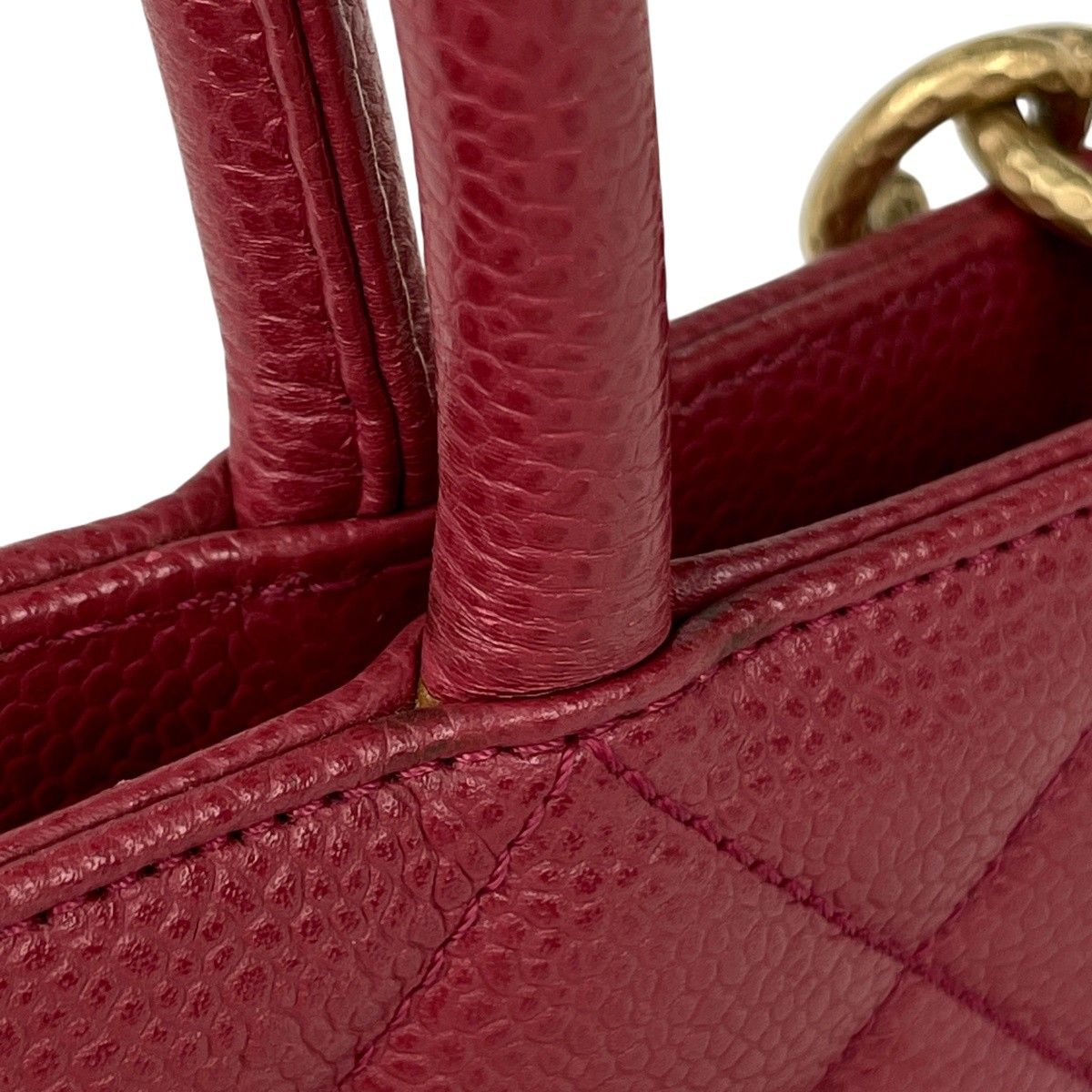 Chanel Medallion Tote Handbag CC Logo Caviar Leather Bordeaux — view 4