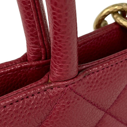Chanel Medallion Tote Handbag CC Logo Caviar Leather Bordeaux — view 4